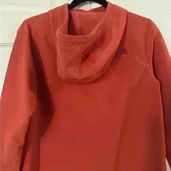 The North Face pull over windwell - Picture 2 of 6